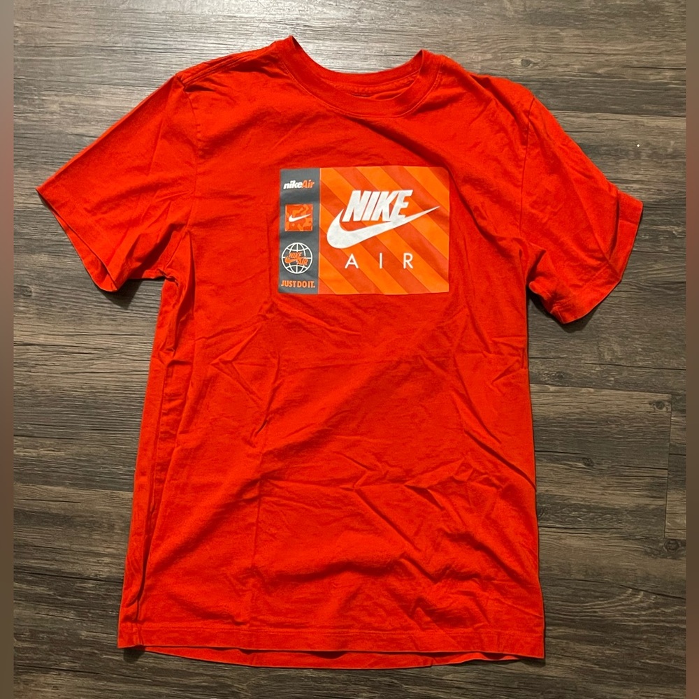 Nike T-Shirt (Small)